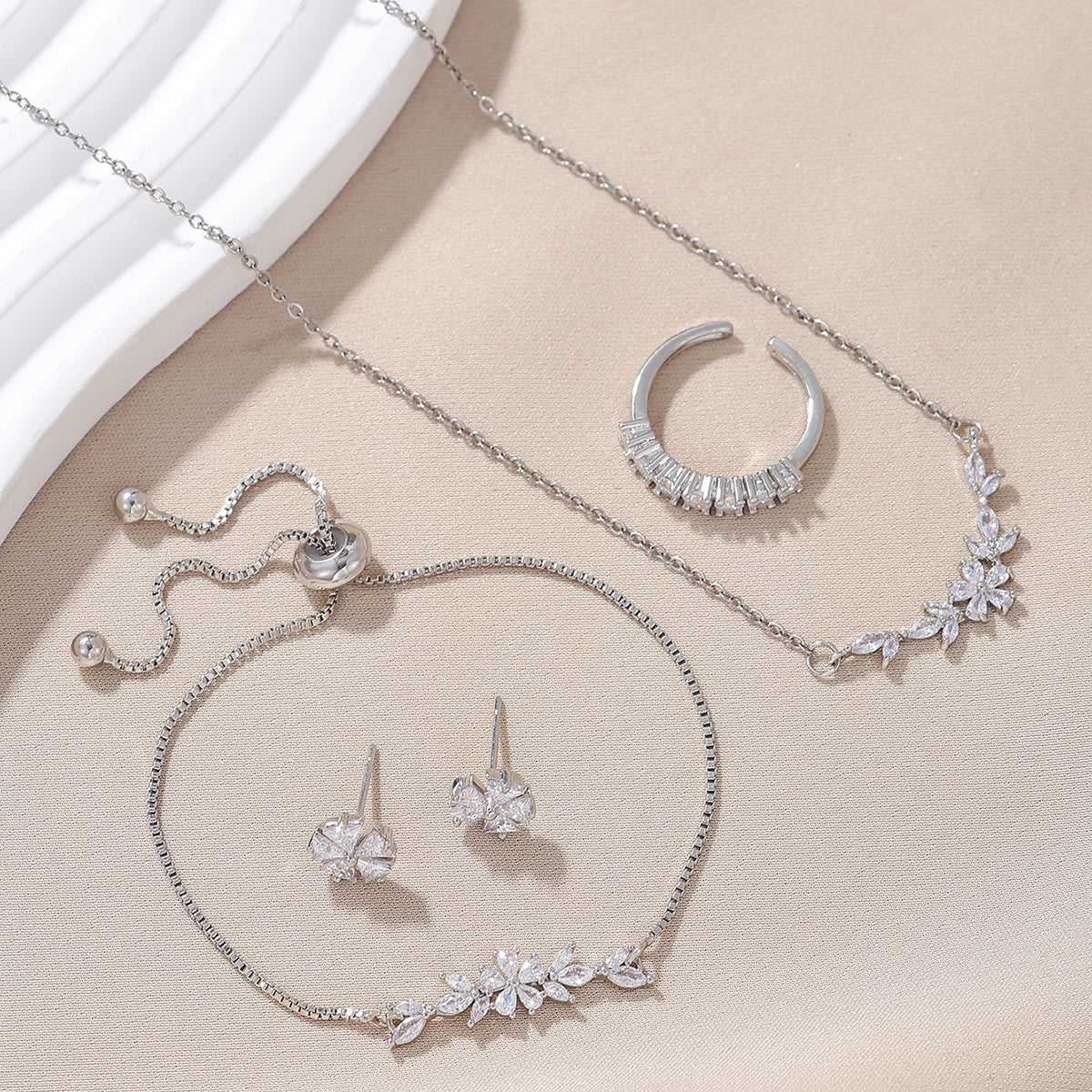 Silver Flower Zircon Jewelry Set product image