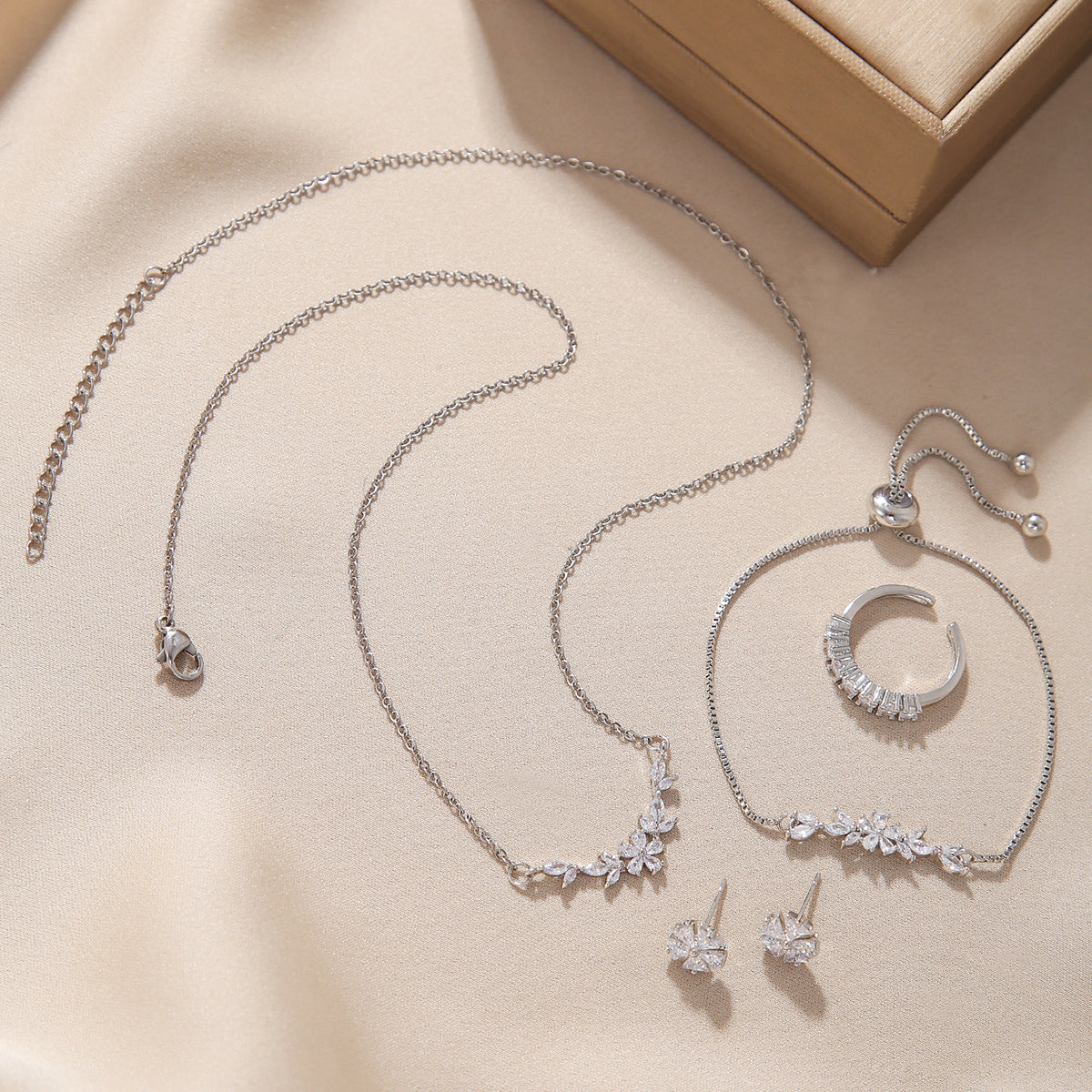 Silver Flower Zircon Jewelry Set product image